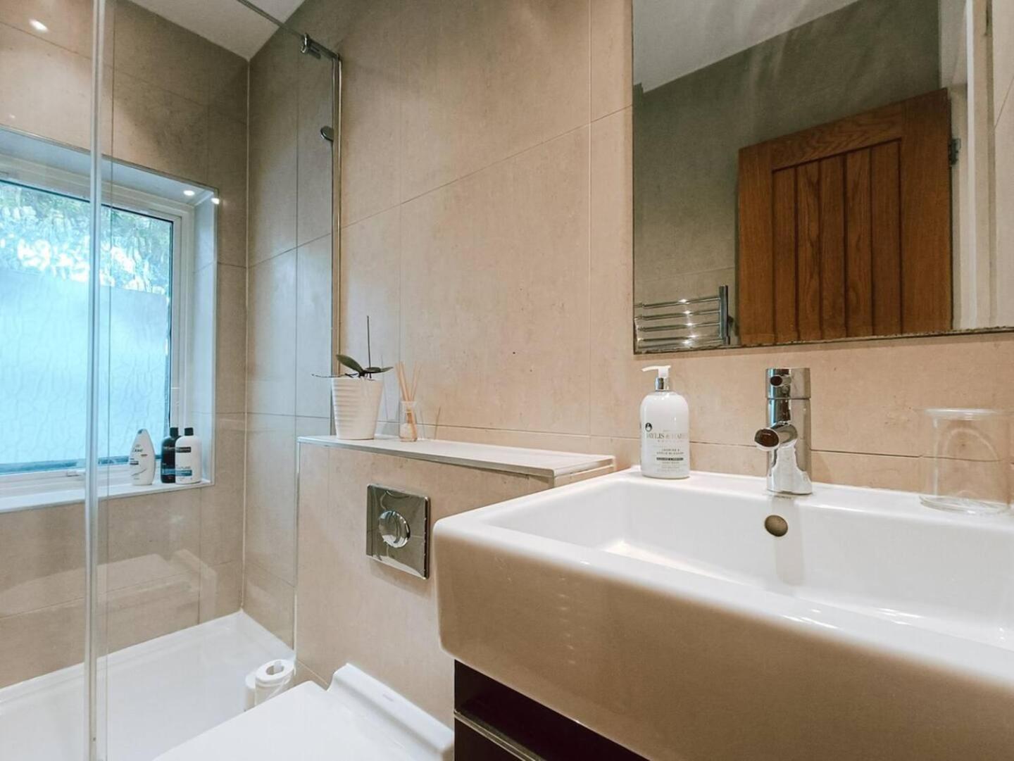 The Sandy Studio Flat In Petersham Strawberry Hill Экстерьер фото